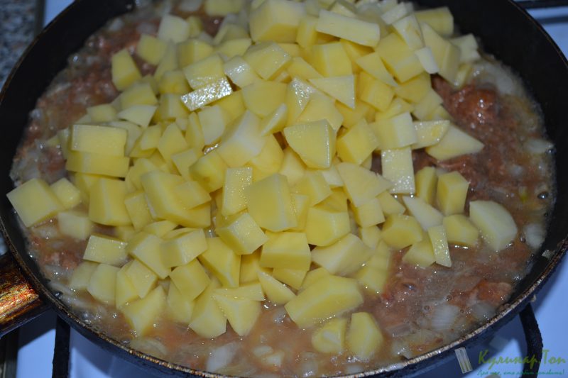 Картошка с тушенкой - студенческий рецепт