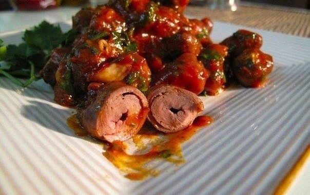 Куриные сердечки в томатном соусе Куриные сердечки в томатном соусе с кориандром