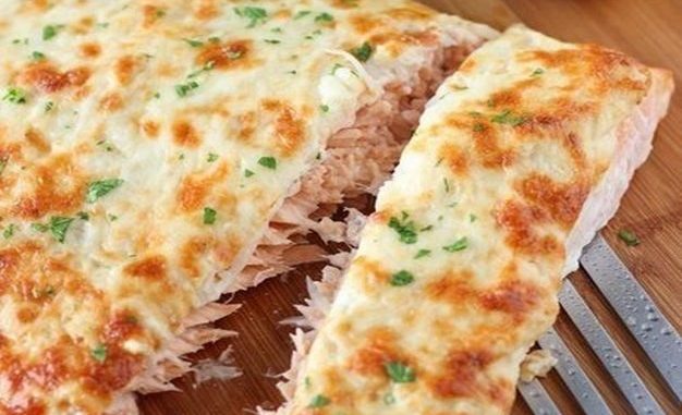 Лосось, запеченный с сыром