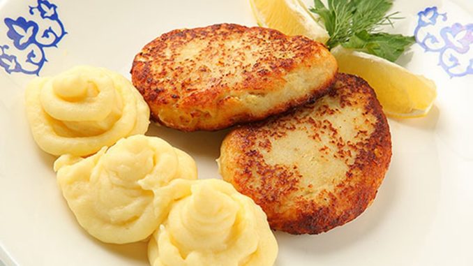 Рыбные котлеты с картофельным пюре Рыбные котлеты с картофельным пюре