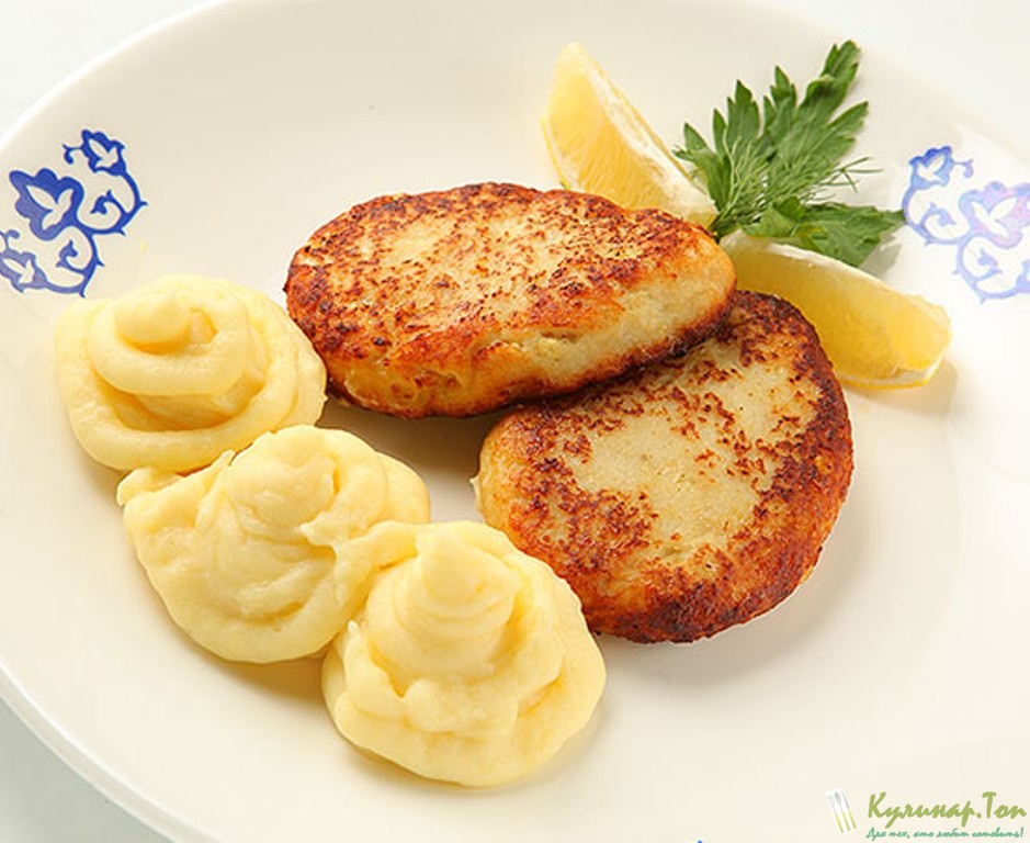 Рыбные котлеты с картофельным пюре