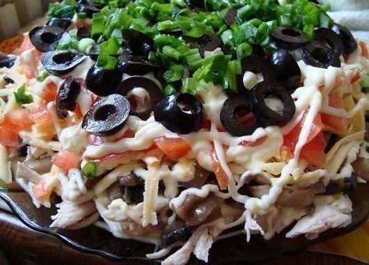 Салат с курицей грибами