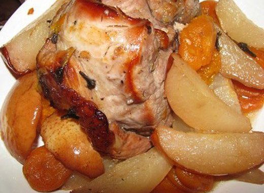 Свинина в вине с грушами и курагой Свинина в вине с грушами и курагой