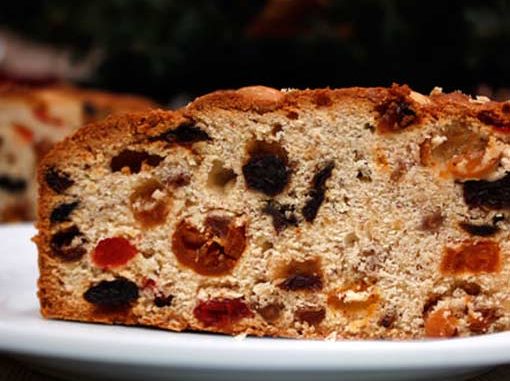кекс с изюмом