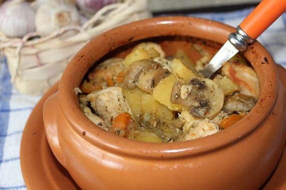 жаркое из курицы в горшочке