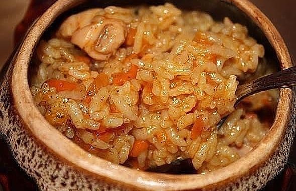 Куриный плов в горшочках