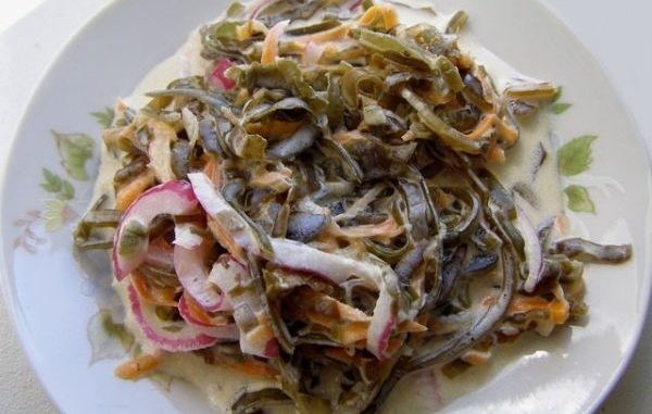 Салат с морской капустой