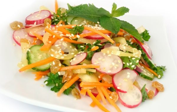 картофельный салат с кунжутом