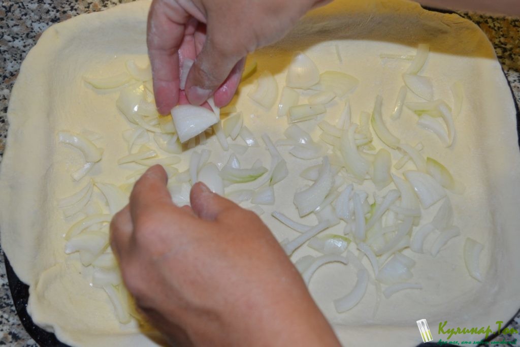 Пирог с рисом и рыбными консервами