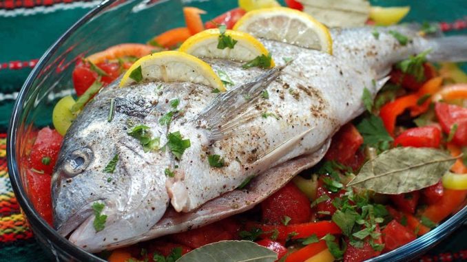 dorada-na-ovoshhnoj-podushke