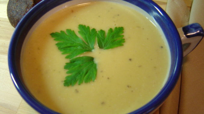 kartofelnyj-sup-pyure-s-fasolyu