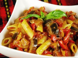 Макароны с баклажанами и брынзой