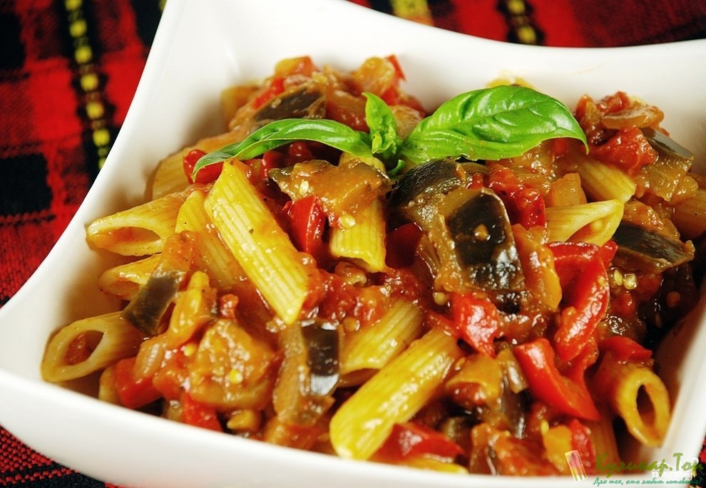 Макароны с баклажанами и брынзой