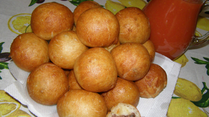 ponchiki-s-myasnoj-nachinkoj