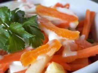 Салат из моркови, кураги и лимона