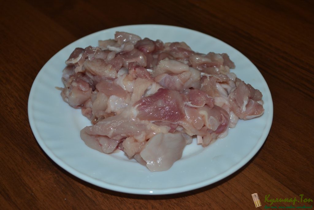 Картофель с куриным мясом и луковой корочкой