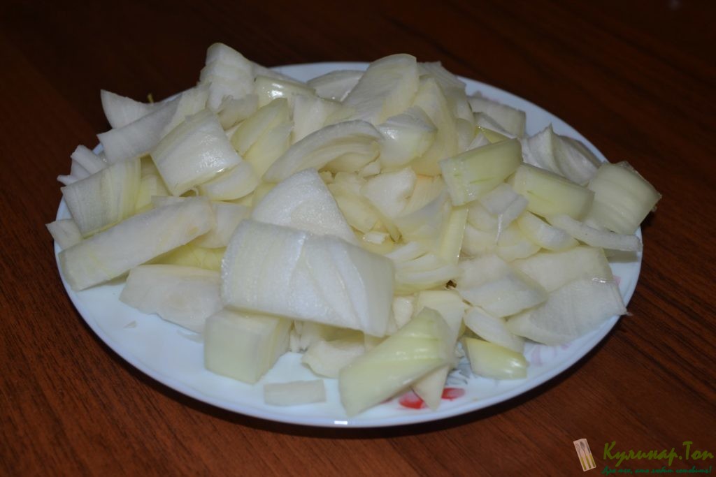 Картофель с куриным мясом и луковой корочкой