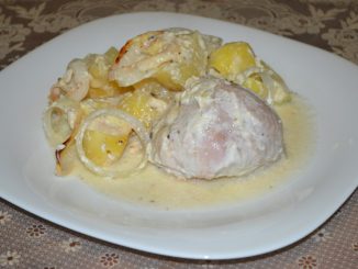 Картофель с курицей в духовке