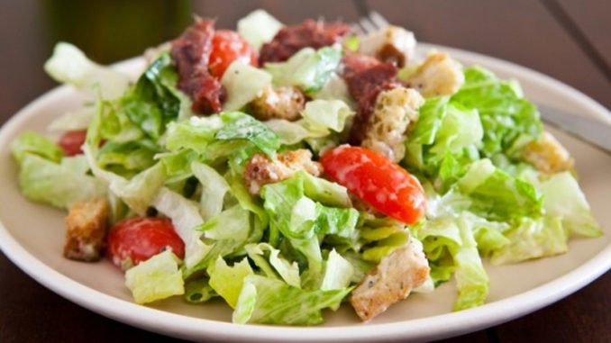 klassicheskij-salat-tsezar