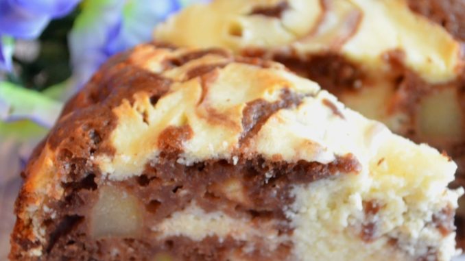 pirog-s-yablokami-i-tvorozhnoj-nachinkoj