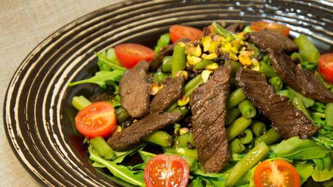 salat-iz-chechevitsy-s-govyadinoj