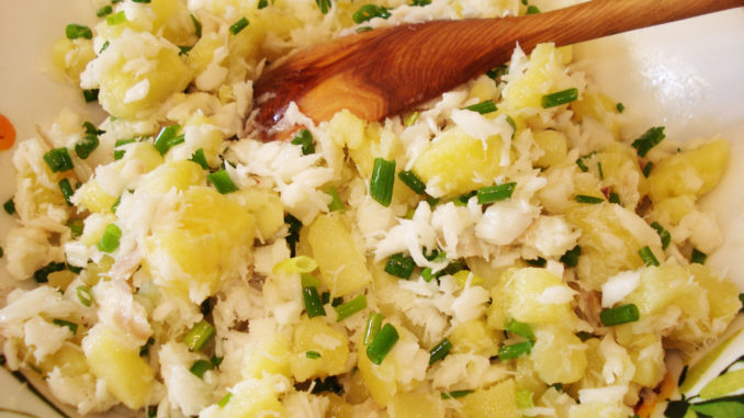 salat-iz-morskoj-ryby-i-kartofelya