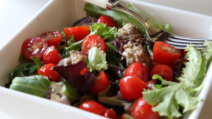 salat-s-frikadelkami