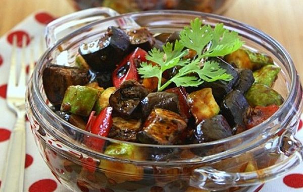 salat-iz-baklazhanov-i-gribov