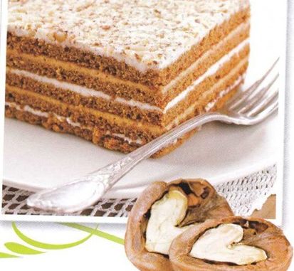 biskvitnoe-pirozhnoe-s-orehovym-kremom