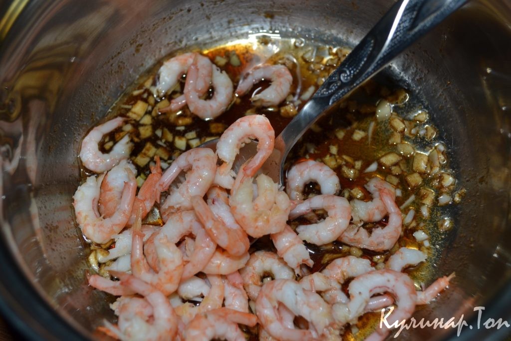Салат из огурцов и креветок