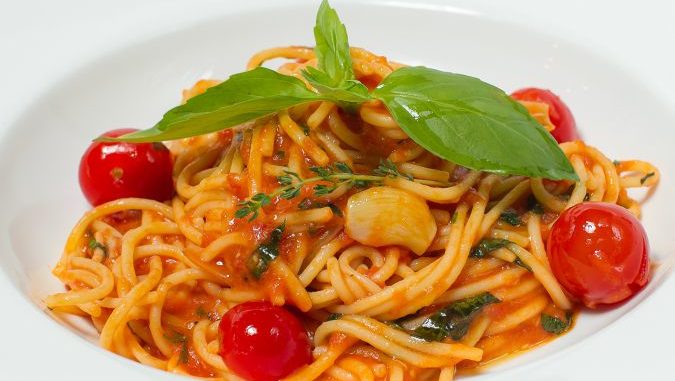 domashnyaya-pasta-s-tomatami