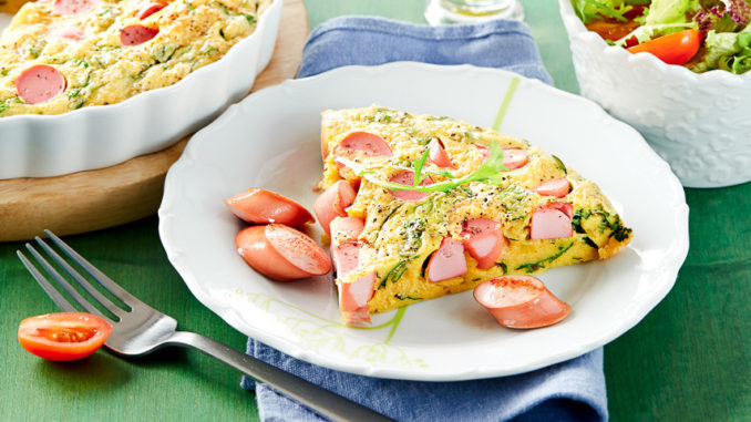 frittata-s-sosiskami-i-shpinatom