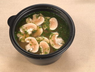 Грибной бульон с овощами