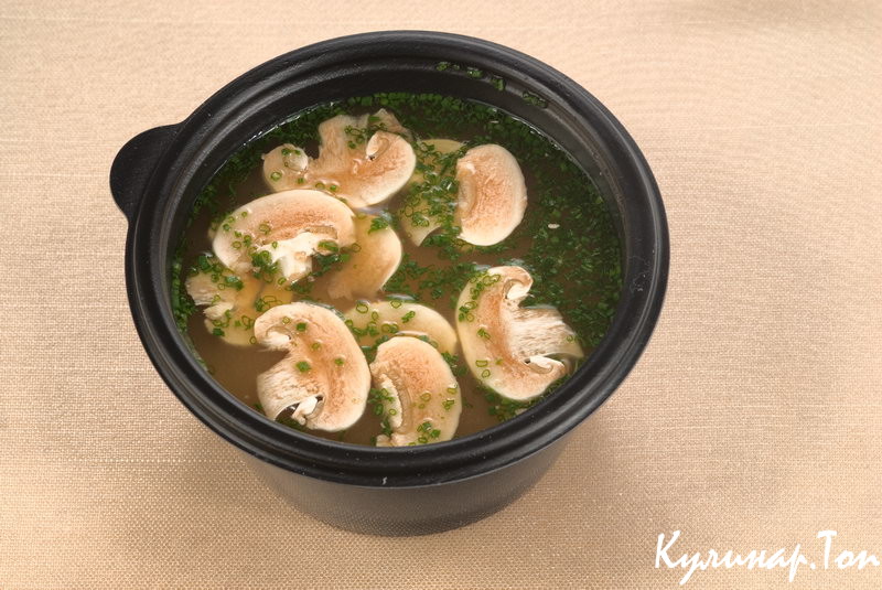 Грибной бульон с овощами