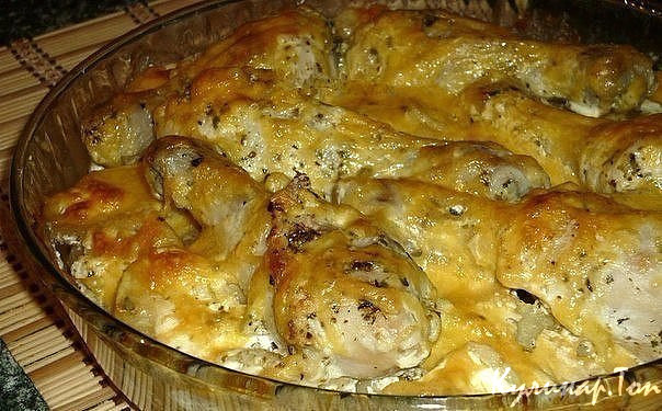 kartoshka-s-kurinymi-nozhkami-v-duhovke