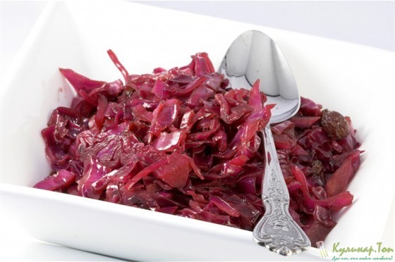 krasnokochannaya-kapusta-s-zapravkoj-iz-hrena