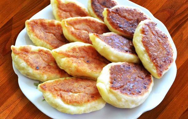 pirozhki-so-sladkoj-risovoj-nachinkoj