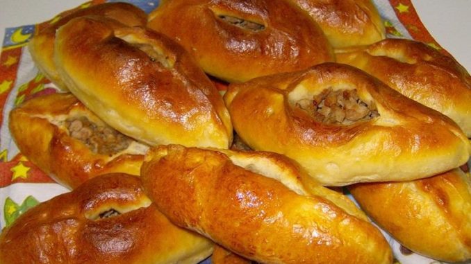 rasstegai-s-pshennoj-kashej-i-sushenymi-gribami