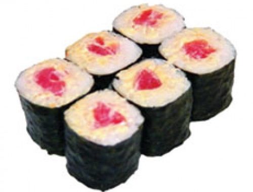 rolly-s-lososem-avokado-i-klubnikoj