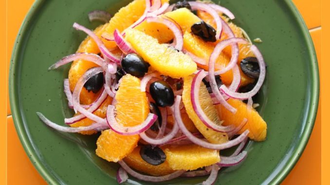 salat-iz-apelsinov-s-lukom