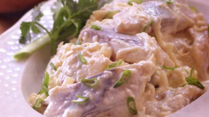 salat-iz-seldi-s-gorchitsej