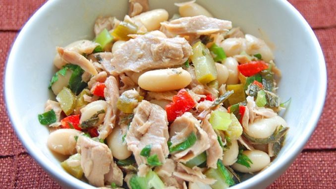 salat-iz-tuntsa-s-beloj-fasolyu