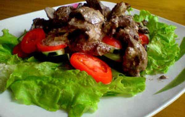 salat-s-kurinoj-pechenyu-i-shampinonami