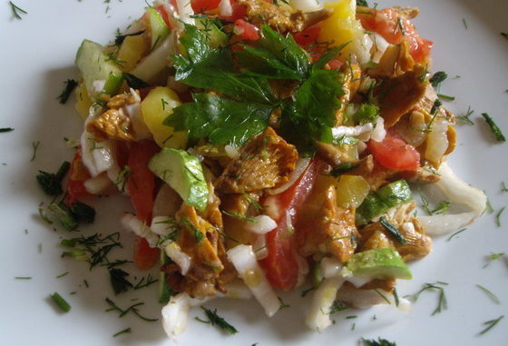 salat-s-lisichkami-i-kartofelem