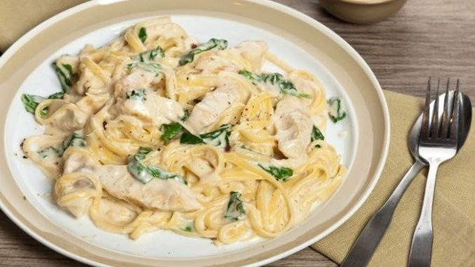 spagetti-s-kuritsej-v-smetannom-souse