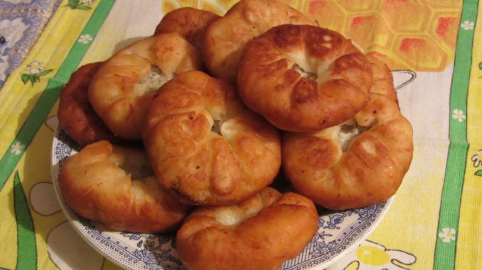Беляши с сыром и яйцом по-абхазски