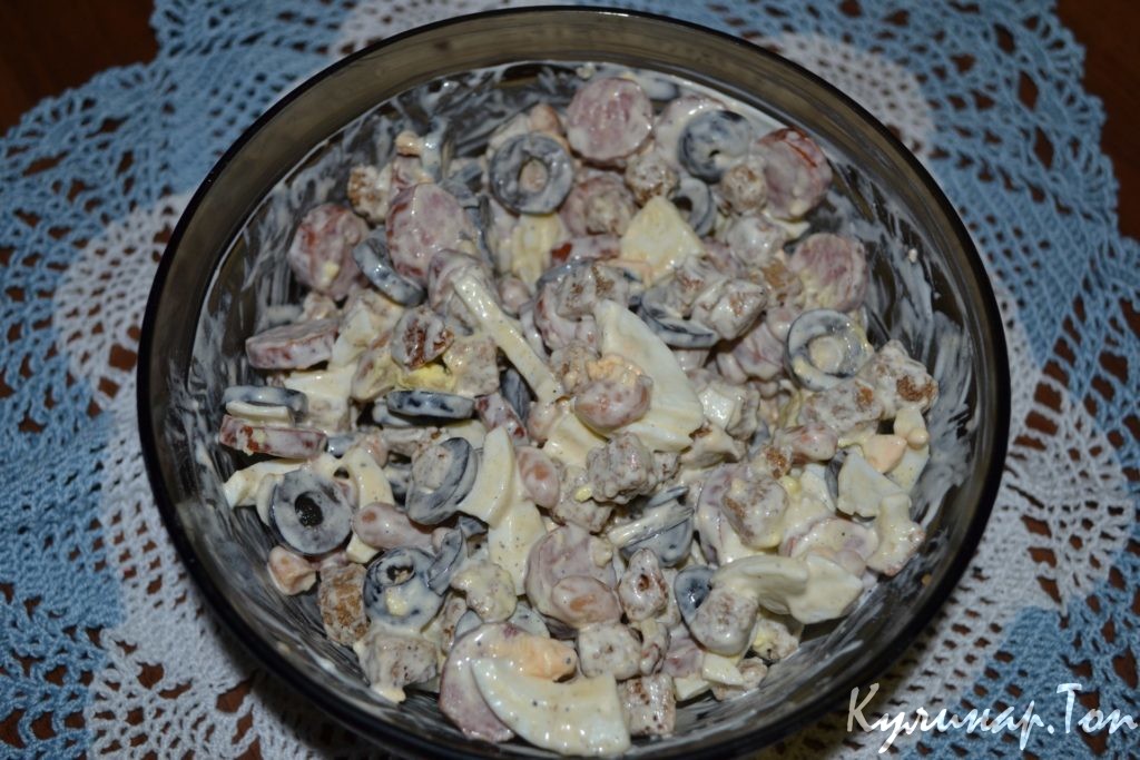Салат с охотничьими колбасками Салат с охотничьими колбасками