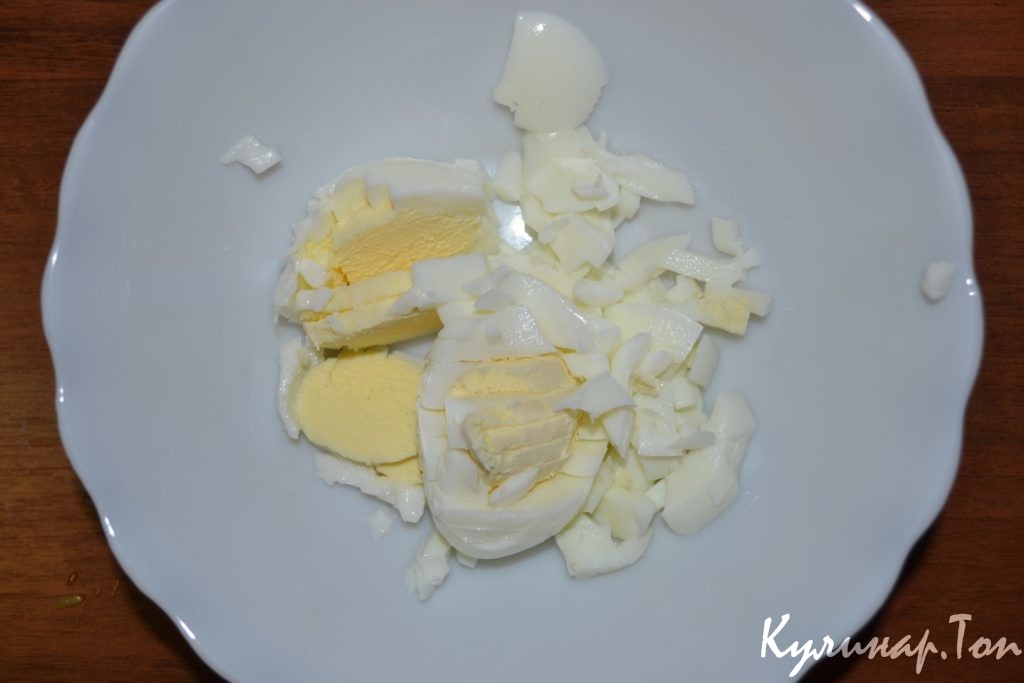 Салат из шпрот с яблоком