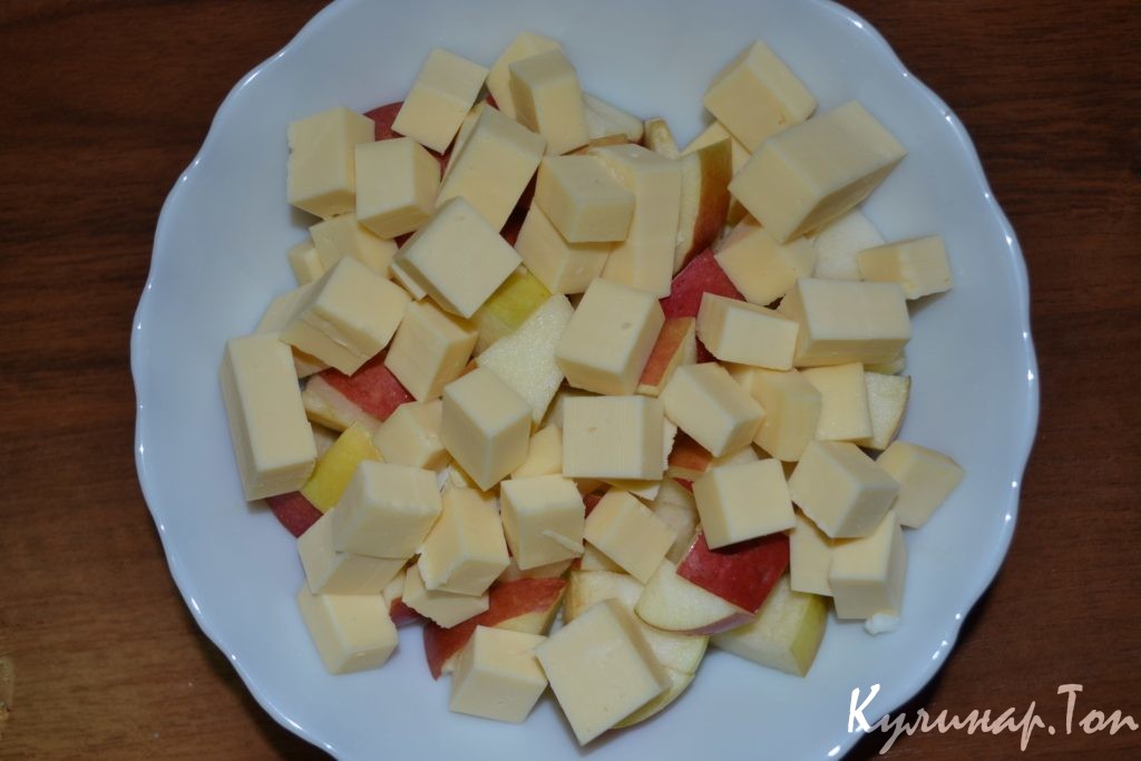 Салат из шпрот с яблоком Салат из шпрот с яблоком