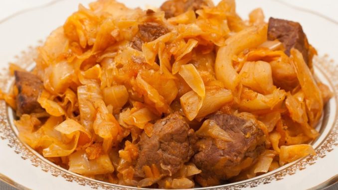 Капуста, тушенная с мясом